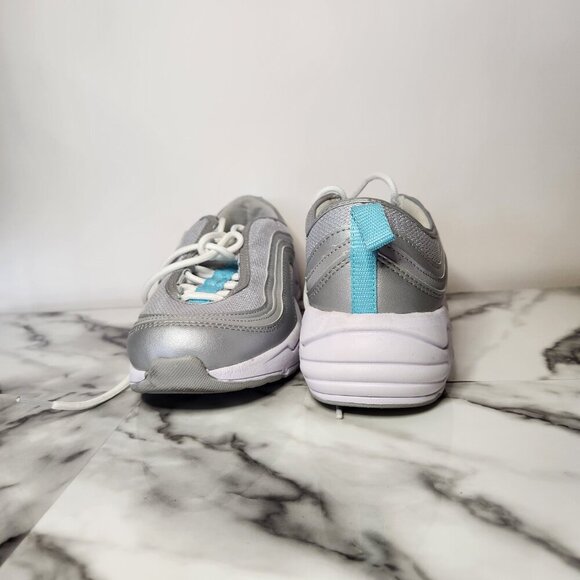 ATHLETIC WORKS WOMENS SIZE 6 BLUE AND GREY MEMORY FOAM SNEAKERS - Picture 2 of 15